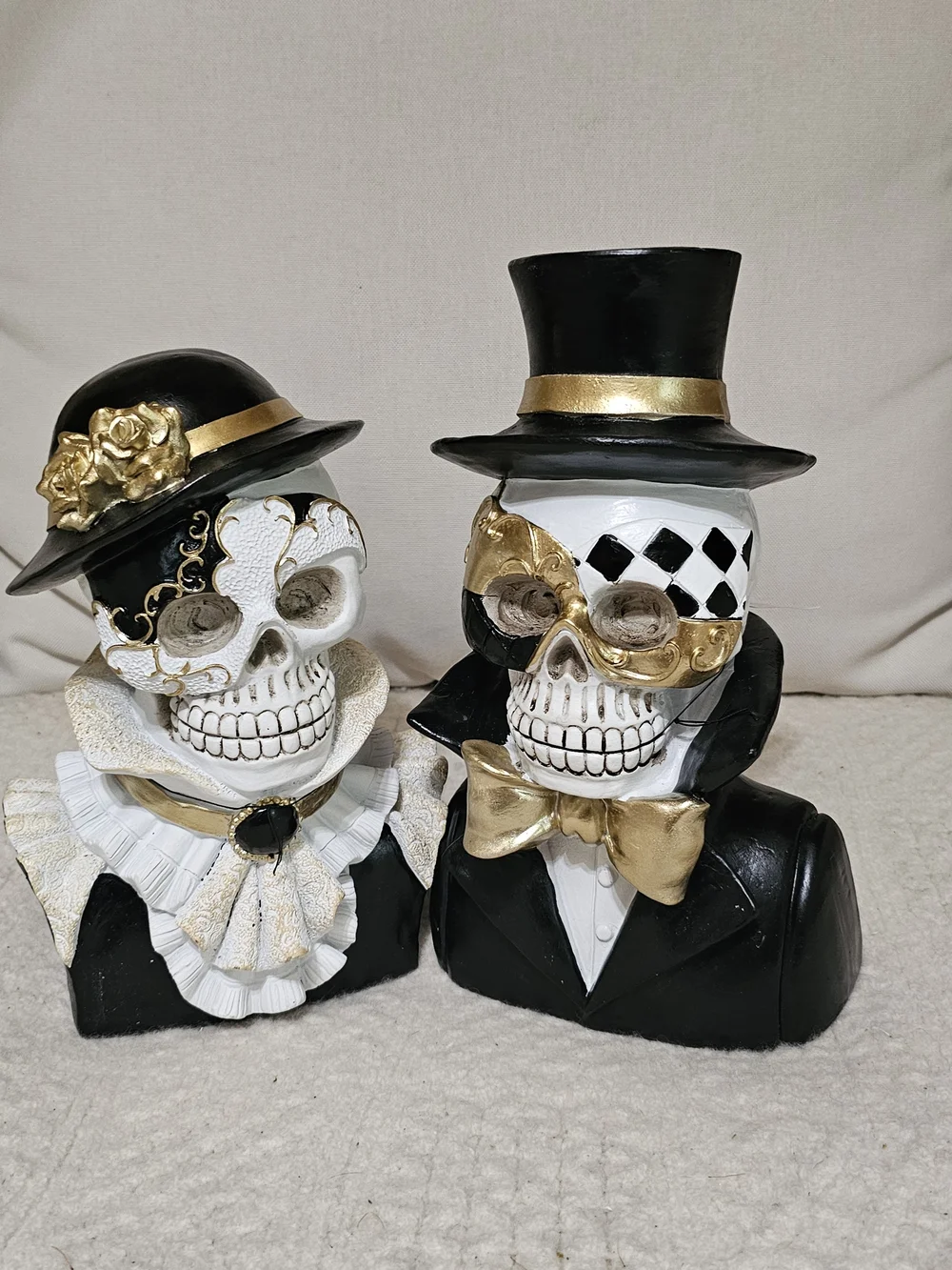 Elegant Black & Gold Skull Couple Party Decor - Day of the Dead Figurines Hallow